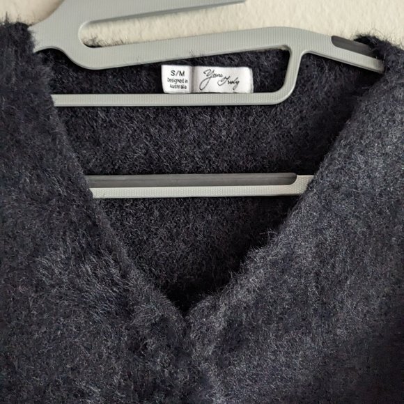 Truly Yours Pullover Long Sleeve Vneck Solid Black Boho Sweater Women's S/M - Picture 3 of 4